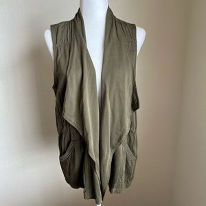 Twelve by Ontwelfth Vest